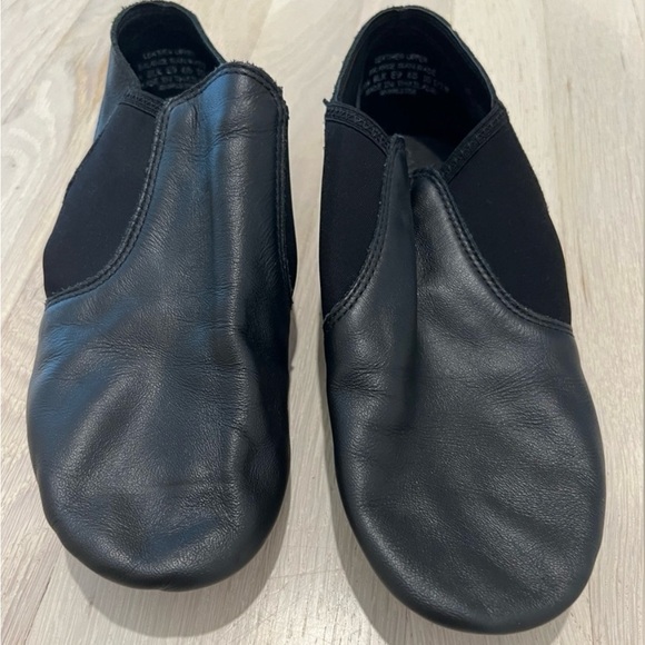 Capezio Other - Capezio E-Series Kids Jazz Shoes Black Leather Size 10.5 NWOT